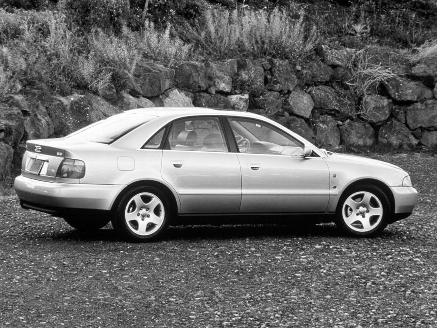  Audi A4 Sedan (B5,8D) 1995 года  (NA) (фото 5 из 8)